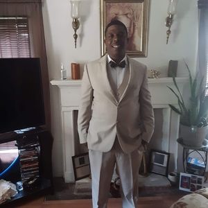 Meet your Posher, Alfonza